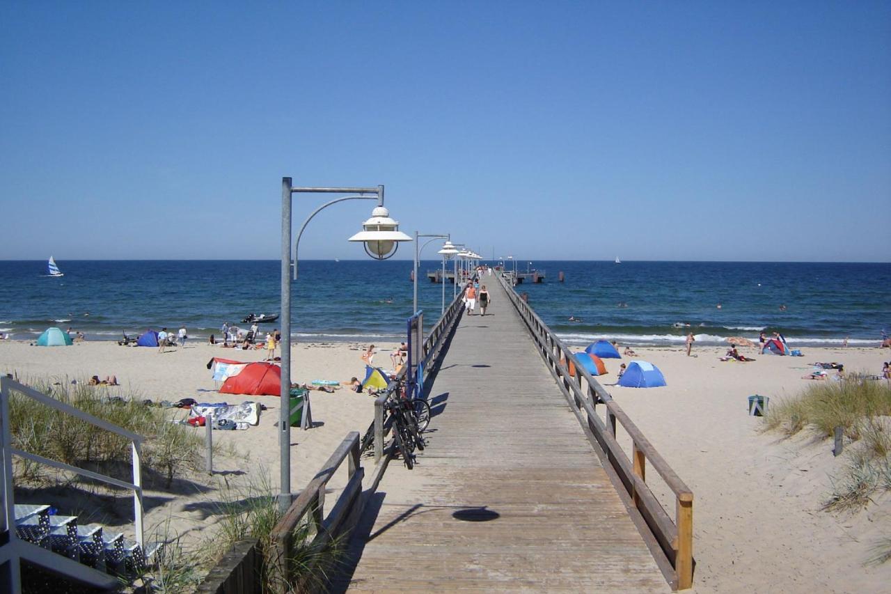Meerblick Fewo 48: Sellin Beachfront with Balcony and Spa Access Goehren  Exterior photo